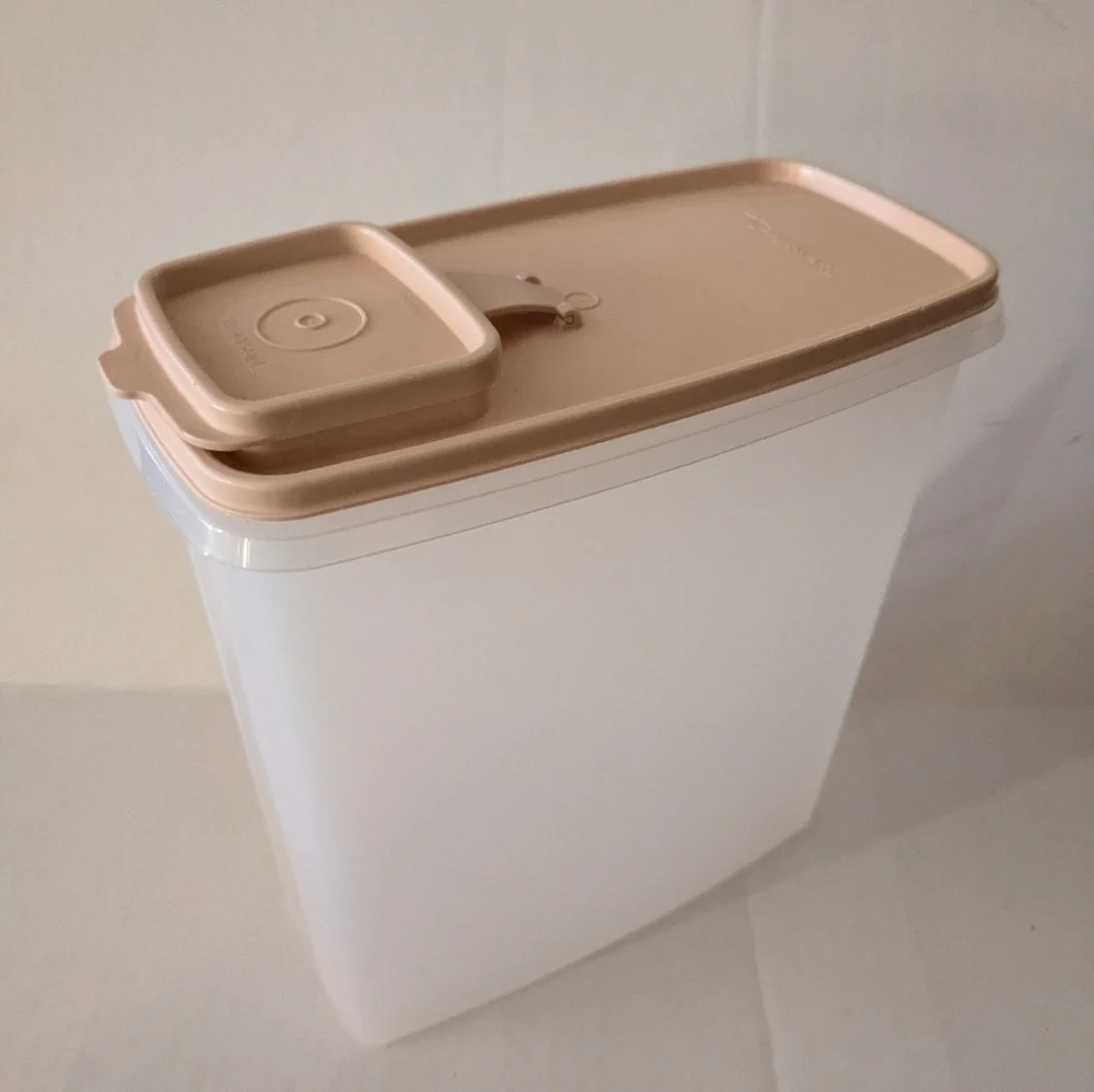 Tupperware Modular Mates Cereal Container vintage white and pink.